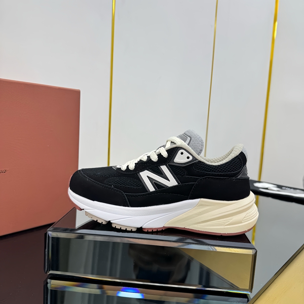 スーパーコピーブランド靴正面デザイン